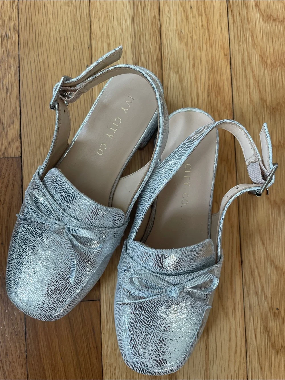 Girls Ivy City Co. Silver Metallic Slingback Mules with Bow - Picture 5 of 5